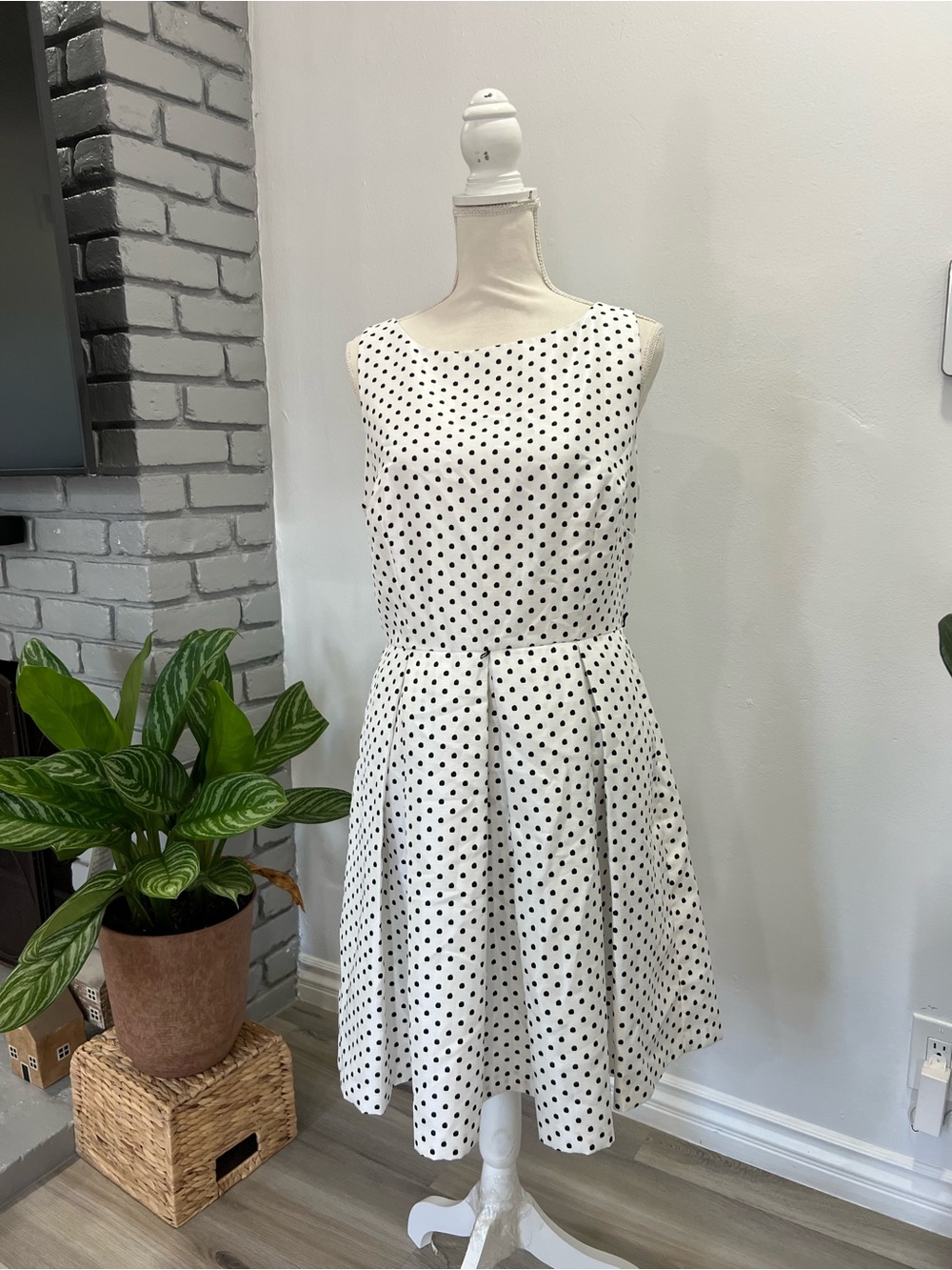 Danny & Nicole White Polka Dot Midi Dress